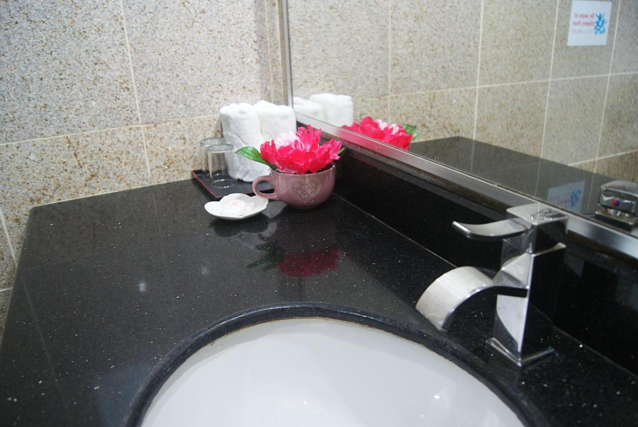 קוטה קינבלו Td Plaza Hotel מראה חיצוני תמונה
