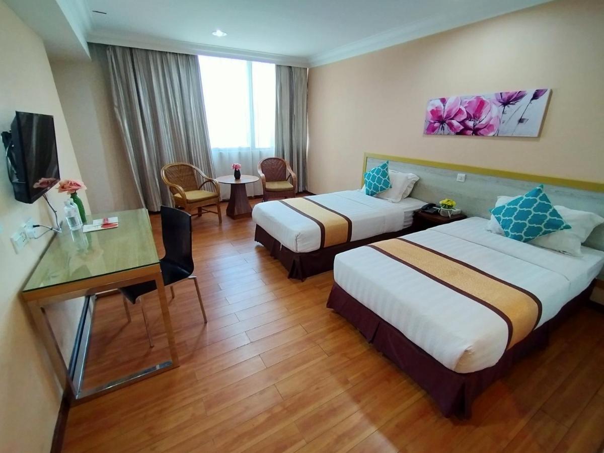 קוטה קינבלו Td Plaza Hotel מראה חיצוני תמונה